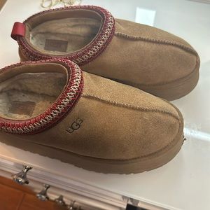 Ugh taza slippers size USA 8!